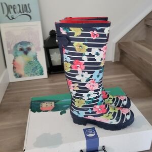 Brand New Joules Womrn Rain Boots Size 8